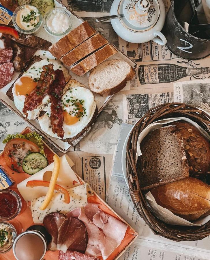 Апартаменты Cafe Einzigartig Ротенбург-на-Таубере Экстерьер фото